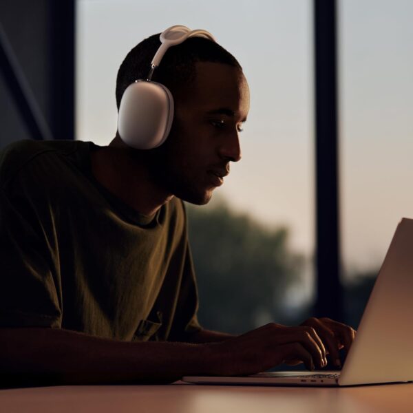 Apple AirPods Max Wireless Over Ear Headphones